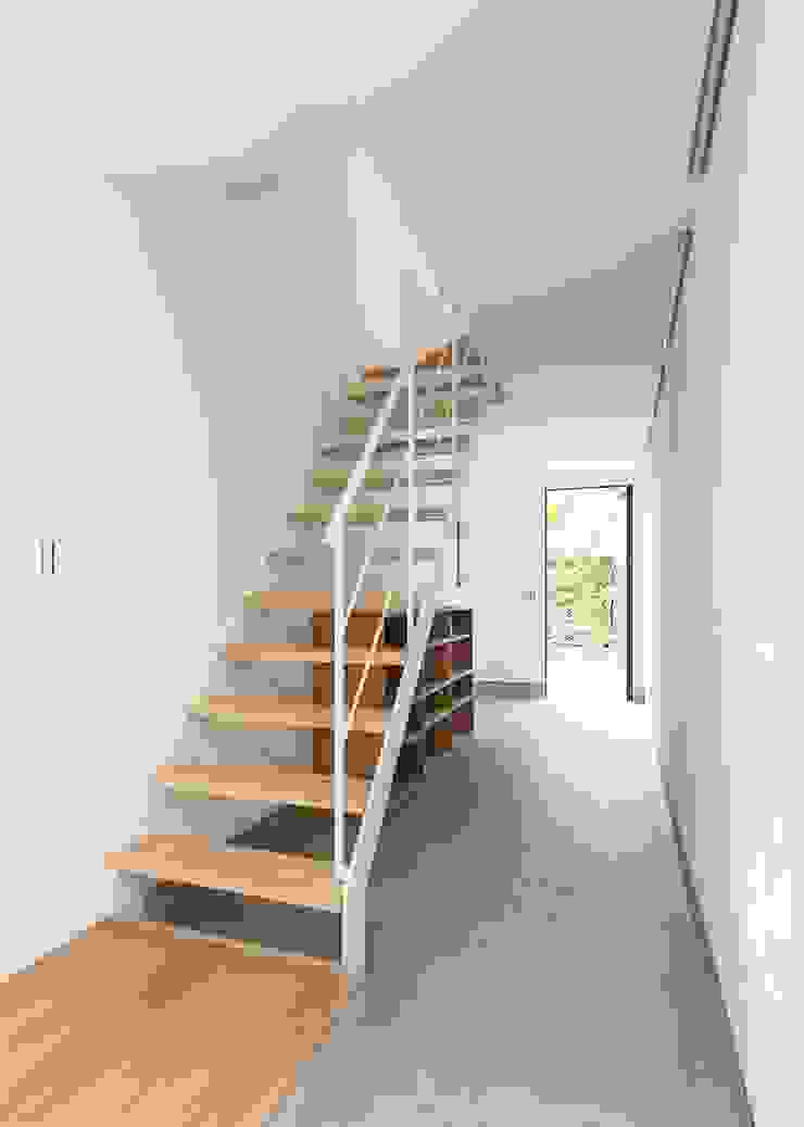 Riganto, Unico design一級建築士事務所 Unico design一級建築士事務所 Eclectic style corridor, hallway & stairs