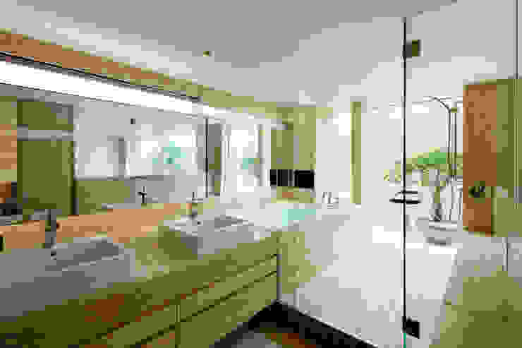 O邸 中塚健仁建築設計事務所 Ванна кімната