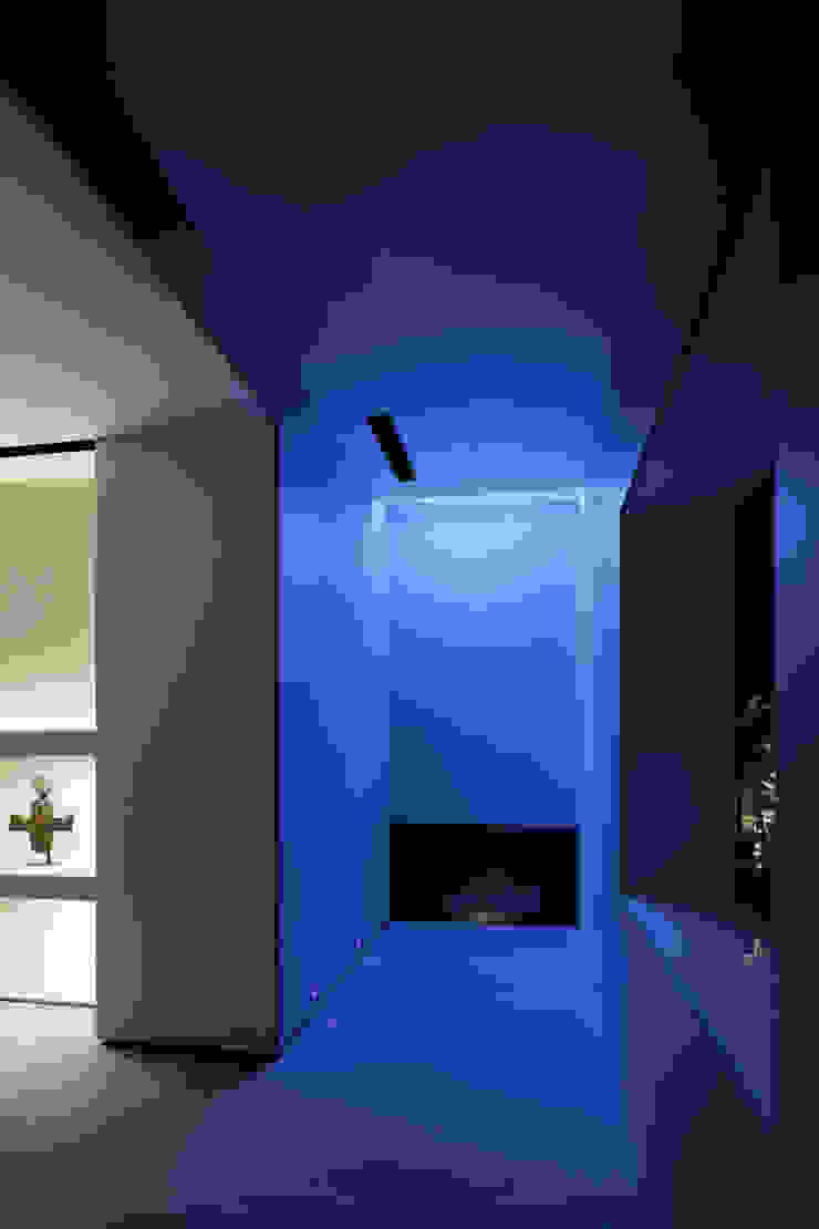 O邸 中塚健仁建築設計事務所 Коридор