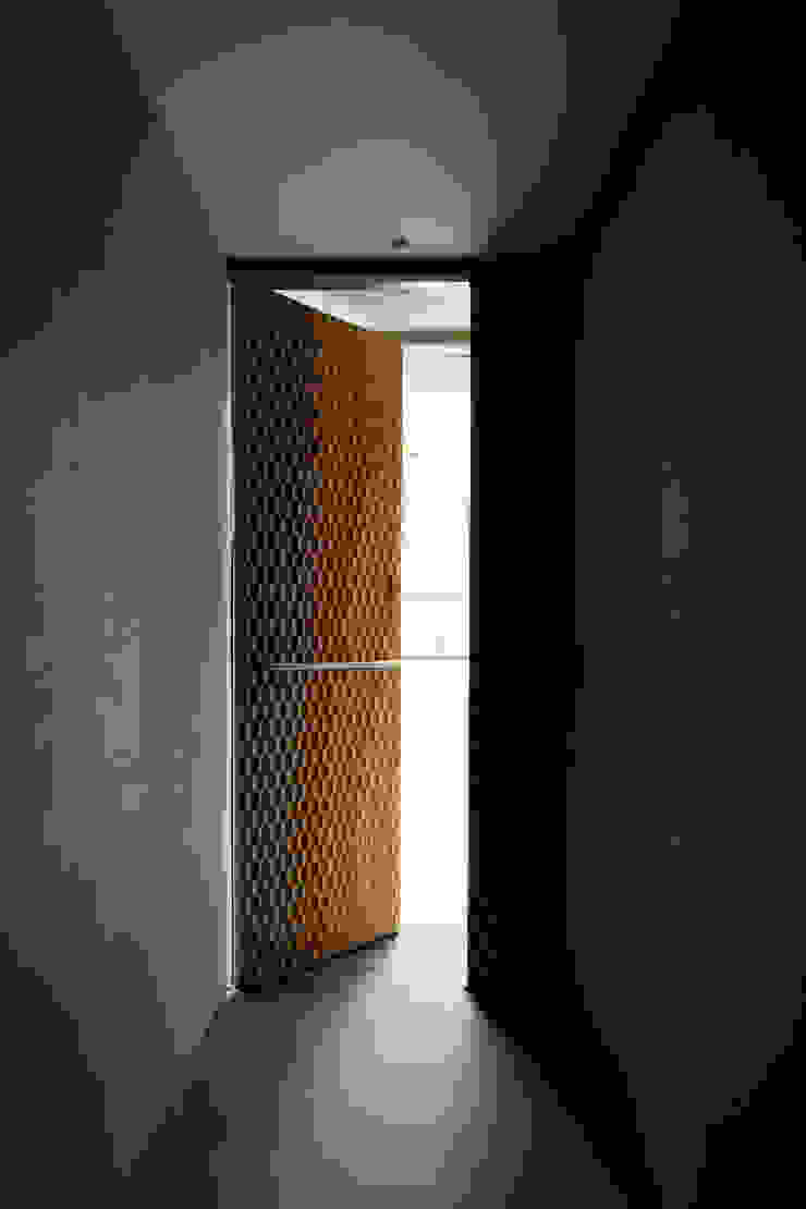 O邸 中塚健仁建築設計事務所 Вікна