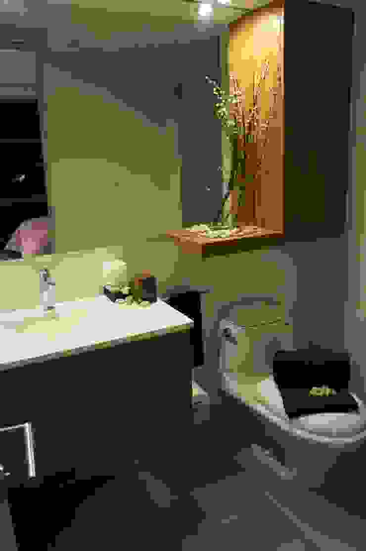 Banheiros modernos por TREVINO.CHABRAND | Architectural Studio Moderno