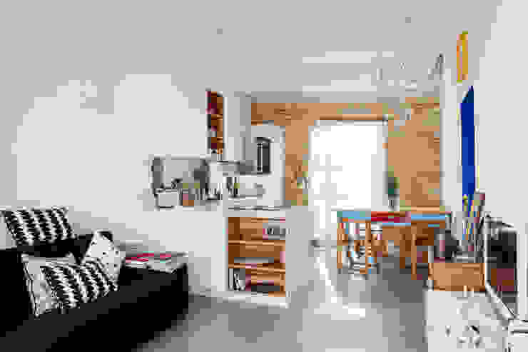 Ossigeno Architettura Mediterranean style living room
