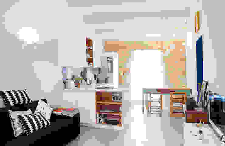 Ossigeno Architettura Mediterranean style living room