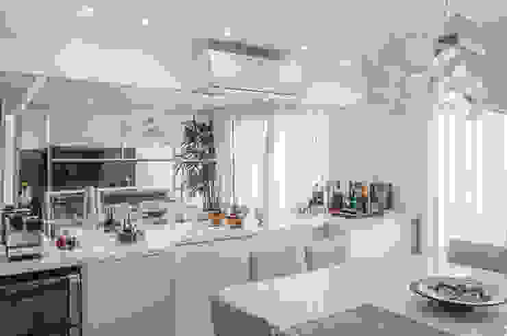 RESIDENCIA FAMILIAR SÃO CONRADO RJ AR Arquitetura & Interiores Sala da pranzo moderna