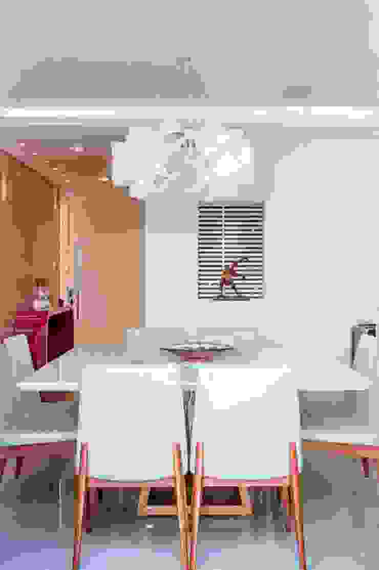 RESIDENCIA FAMILIAR SÃO CONRADO RJ AR Arquitetura & Interiores Sala da pranzo moderna