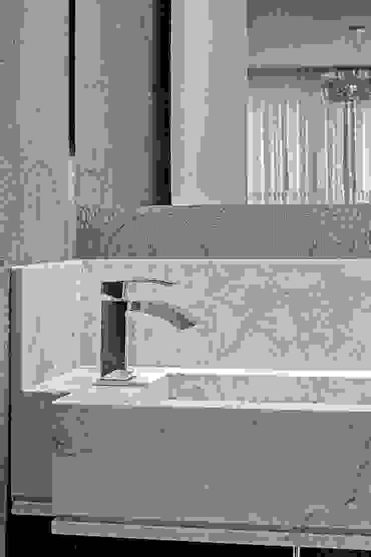 Casas de banho modernas por Patrícia Azoni Arquitetura + Arte & Design Moderno