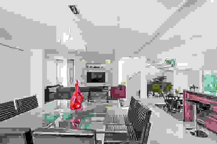 Patrícia Azoni Arquitetura + Arte & Design Modern dining room