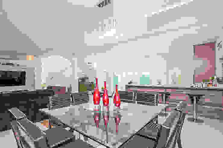 Patrícia Azoni Arquitetura + Arte & Design Modern dining room
