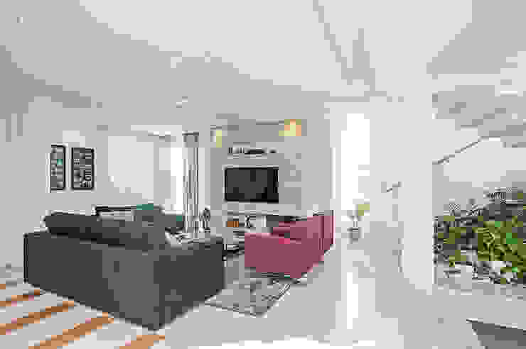Patrícia Azoni Arquitetura + Arte & Design Modern living room