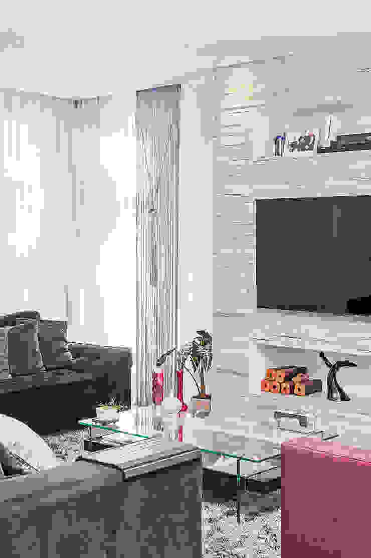 Patrícia Azoni Arquitetura + Arte & Design Modern media room