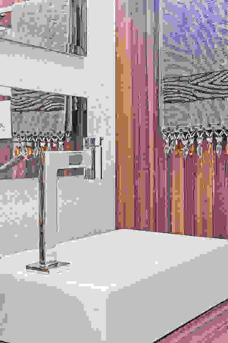 Patrícia Azoni Arquitetura + Arte & Design Modern bathroom