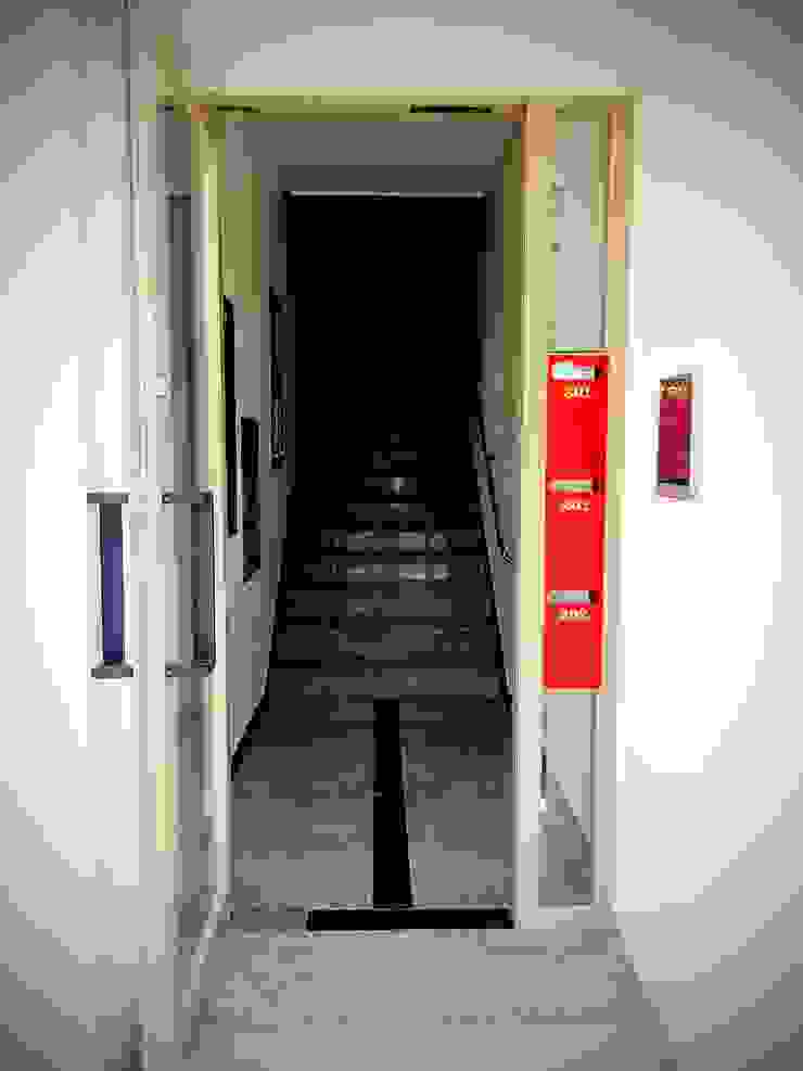 GN건축사사무소 ห้องโถงทางเดินและบันไดสมัยใหม่