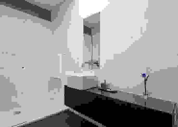 house 116 bo | bruno oliveira, arquitectura Modern Bathroom Marble White