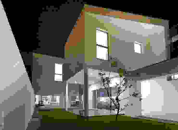 house 116 bo | bruno oliveira, arquitectura Modern Houses Granite White