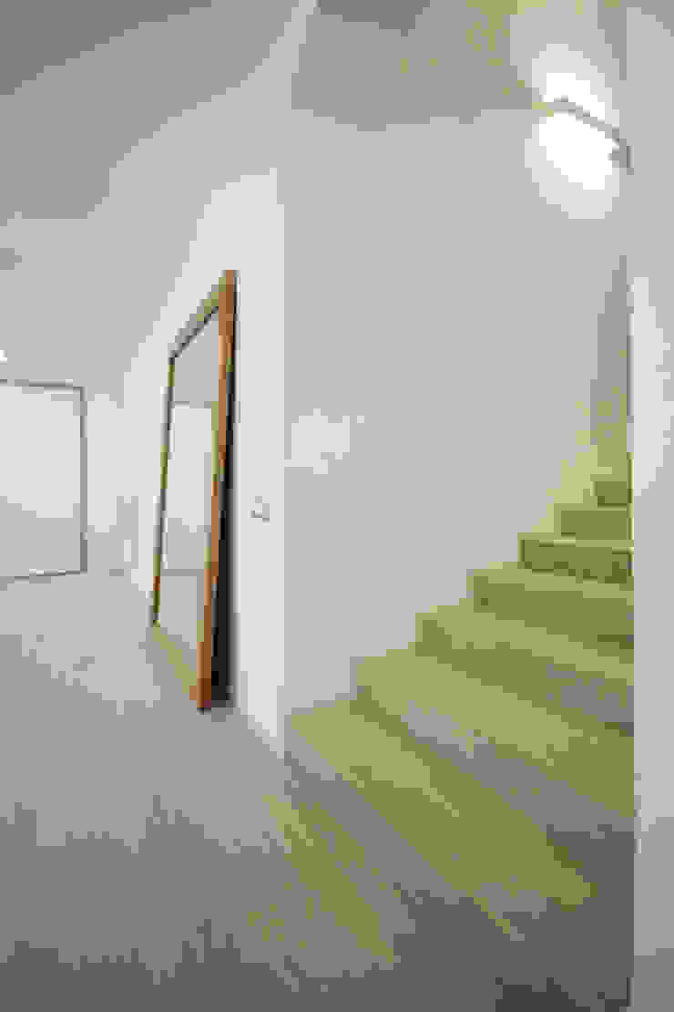 Progetti luigi bello architetto ห้องโถงทางเดินและบันไดสมัยใหม่
