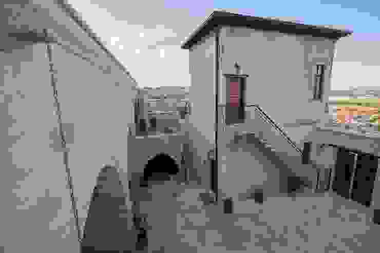 Kayakapi Premium Caves - Cappadocia 러스틱스타일 발코니, 베란다 & 테라스