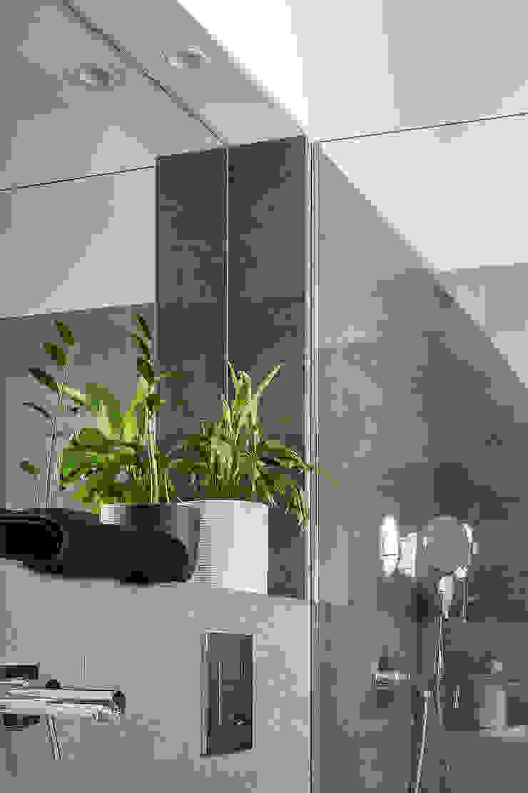 Moderne Badezimmer von amBau Gestion y Proyectos Modern