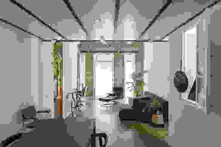 Moderne Häuser von amBau Gestion y Proyectos Modern