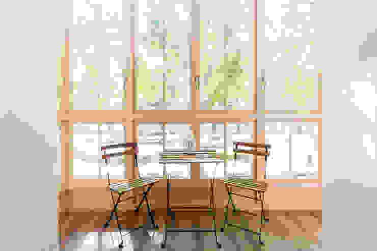 ISLABAU constructora Rustic style windows & doors