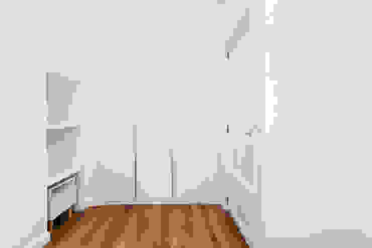 ISLABAU constructora Modern Dressing Room