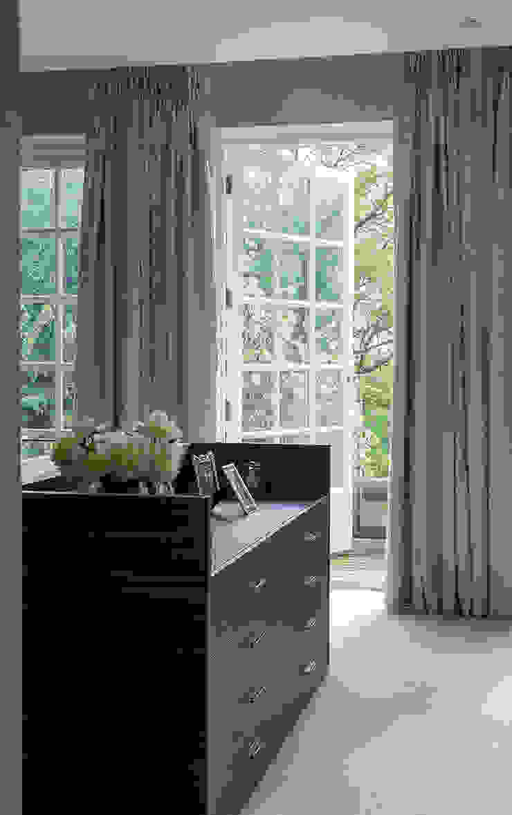 Folio Design | The Hampstead Home | Dressing Room Folio Design Modern Dressing Room