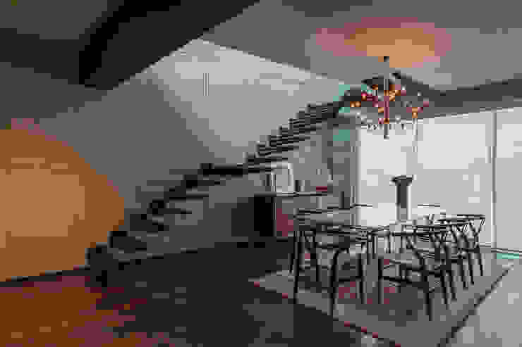 MAAD arquitectura y diseño Eclectic style dining room