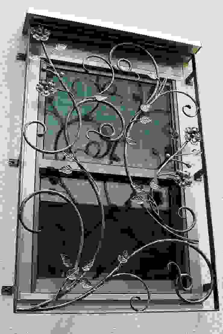 面格子 カバーアート 株式会社ディオ 窓 ドア窓デコレーション 鉄 鋼 黒色 Homify
