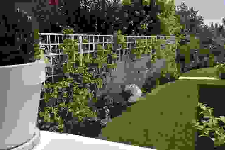 Emozioni in bianco, Studio Architettura del Paesaggio Giardini Giordani di Luigina Giordani Studio Architettura del Paesaggio Giardini Giordani di Luigina Giordani Moderner Garten Weiß