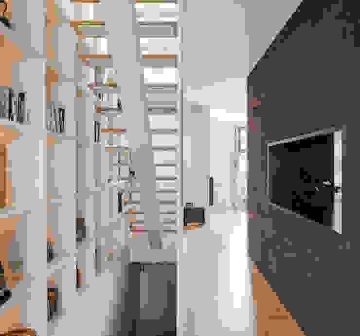 Salas de estar modernas por Floret Arquitectura Moderno