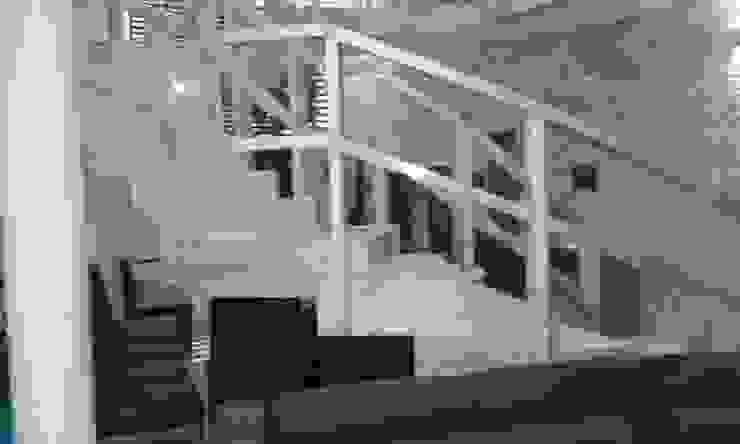 Commercial homecenterktm Modern corridor, hallway & stairs