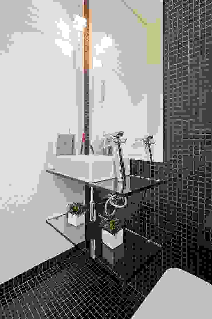 Patrícia Azoni Arquitetura + Arte & Design Moderne Badezimmer