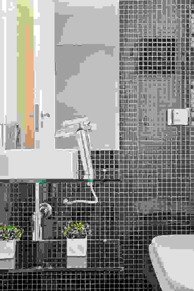 Patrícia Azoni Arquitetura + Arte & Design Moderne Badezimmer