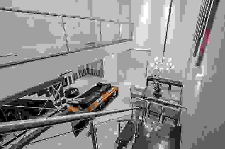 Patrícia Azoni Arquitetura + Arte & Design Moderner Flur, Diele & Treppenhaus