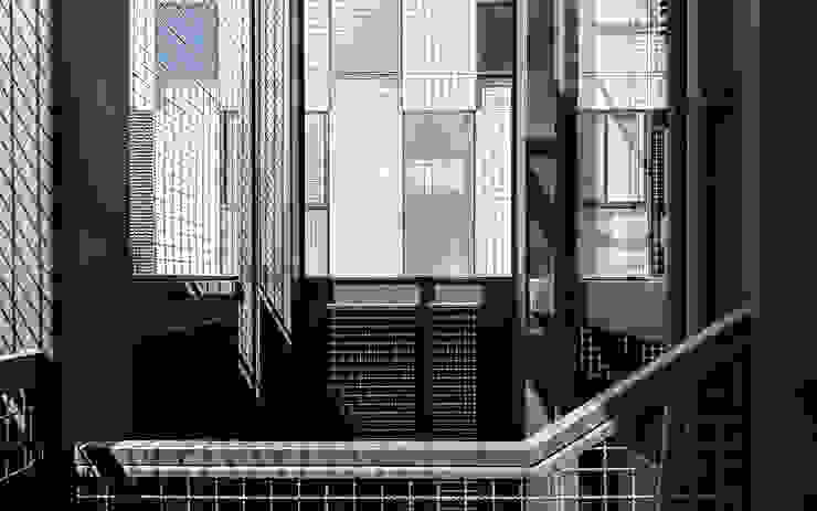 Tadeo 23 Proyecto.Cafeina Industriële gangen, hallen & trappenhuizen IJzer / Staal Zwart