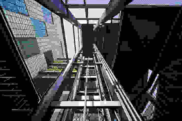 Tadeo 22 Proyecto.Cafeina Industriële gangen, hallen & trappenhuizen IJzer / Staal Zwart