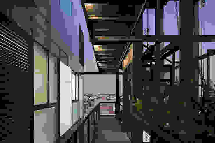 Tadeo 7 Proyecto.Cafeina Industriële gangen, hallen & trappenhuizen Glas Grijs