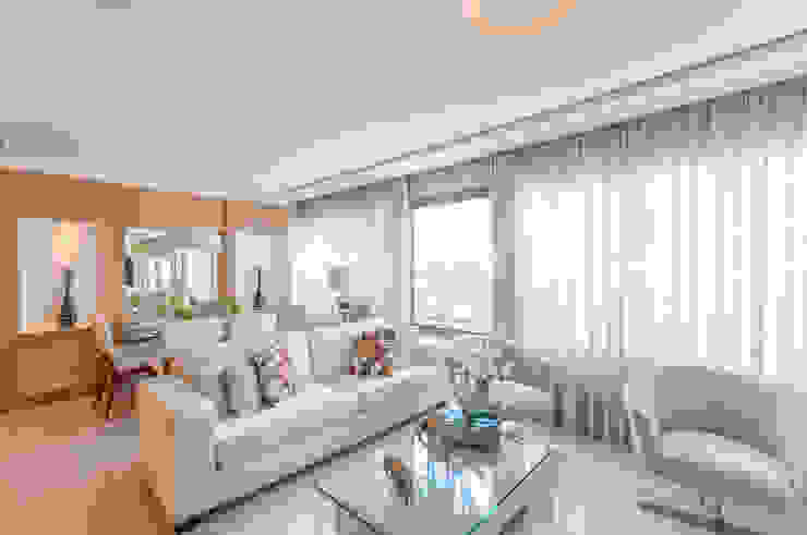 ME Fotografia de Imóveis غرفة المعيشةديكورات واكسسوارات