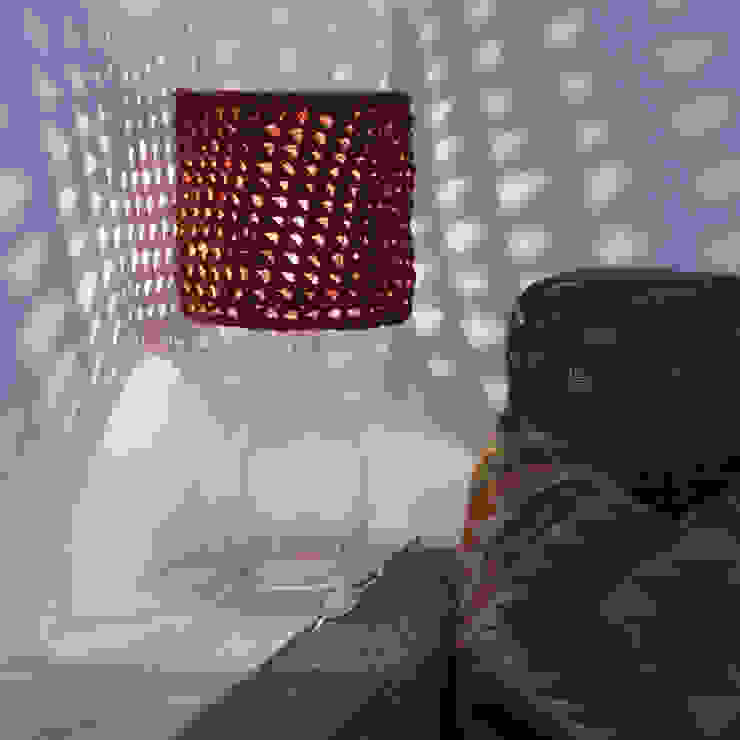 Tischlampe mit gehäkeltem Lampenschirm KAMINROT, evas. evas. Modern Living Room Textile Red Lighting