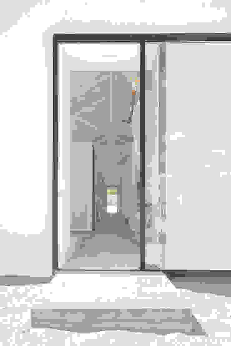 Sítio da Lezíria Atelier Data Lda Modern Corridor, Hallway and Staircase