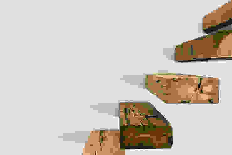 Casa Varatojo Modern Corridor, Hallway and Staircase by Atelier Data Lda Modern