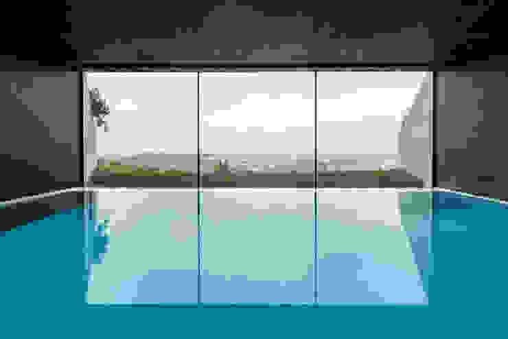 Casa Varatojo by Atelier Data Lda Modern