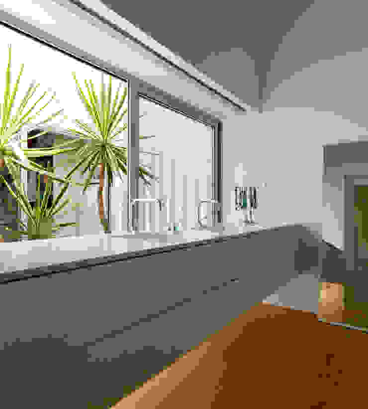 Casa Sol Atelier Data Lda Corredores, halls e escadas modernos