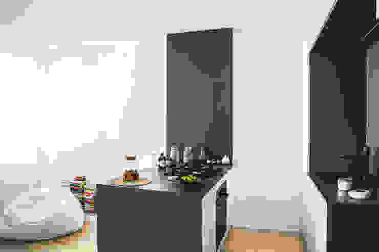 Casa Giano, MIROarchitetti MIROarchitetti Modern kitchen Black
