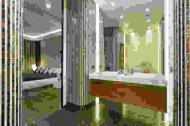 Casas de banho ecléticas por Студия дизайна интерьера 'Юдин и Новиков' Eclético