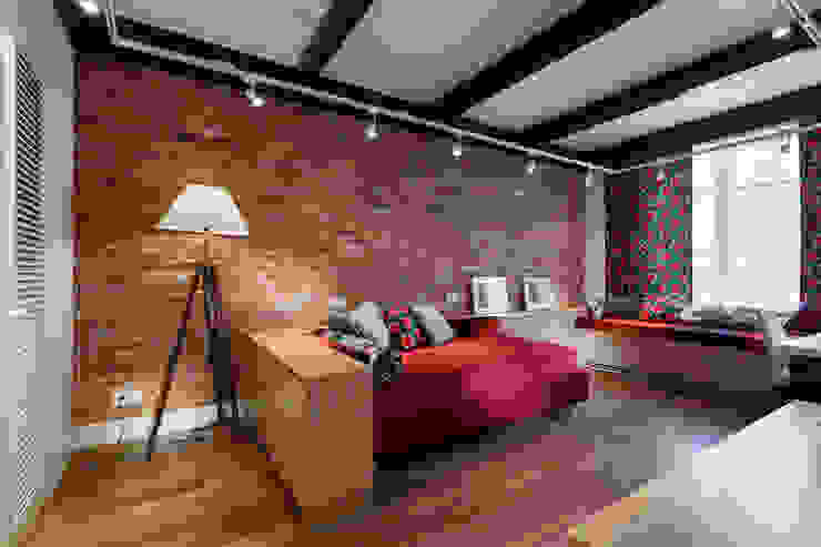 Espaços de trabalho ecléticos por Студия дизайна интерьера 'Юдин и Новиков' Eclético