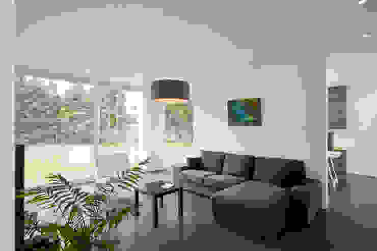 House WR, Niko Wauters architecten bvba Niko Wauters architecten bvba Minimalistische Wohnzimmer