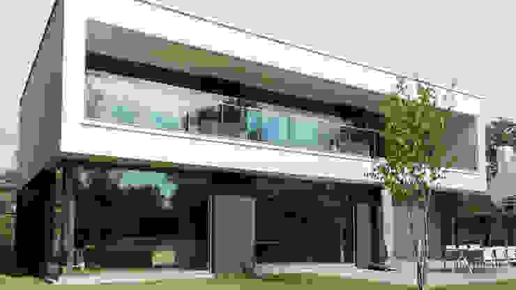 house JV-K, Niko Wauters architecten bvba Niko Wauters architecten bvba Minimalistischer Balkon, Veranda & Terrasse