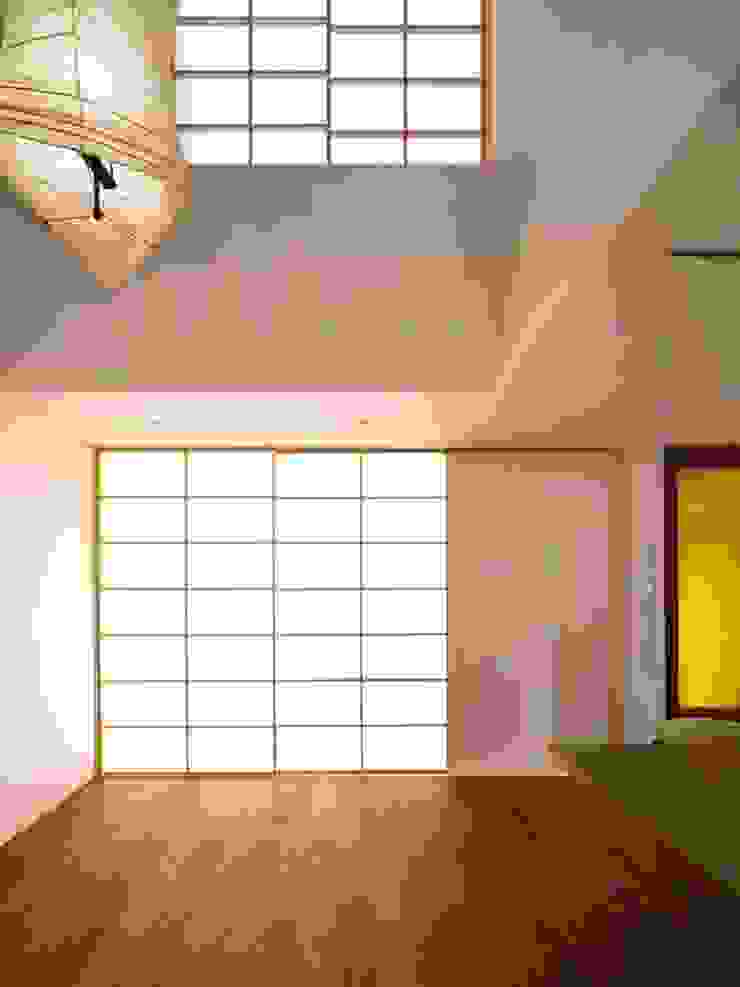 6th studio / 一級建築士事務所 スタジオロク Modern Living Room White
