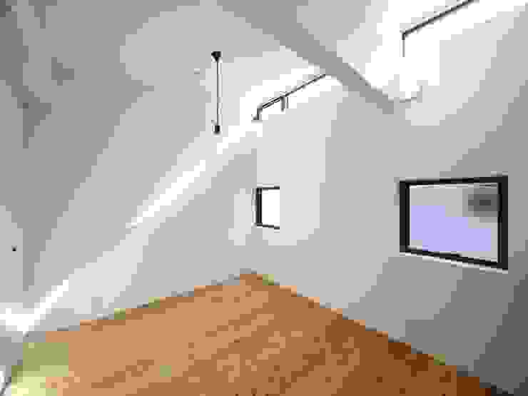 6th studio / 一級建築士事務所 スタジオロク Modern Kid's Room White