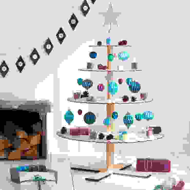 Wise Matter: Urban X-Mas Tree Weihnachtsbaum homify Minimalistische Wohnzimmer Holz Beige Accessoires und Dekoration